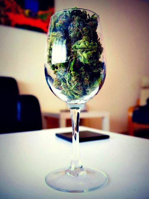 Leafly's tweet photo. #ThirstyThursday #LiveLeafly http://t.co/rOYc0laGPd