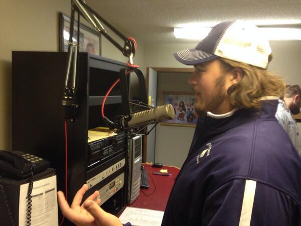 JasonMcEndoo's tweet photo. @Kgodecke definitely has a face for radio! @XLCountry1007 http://t.co/7NT6J6QE57