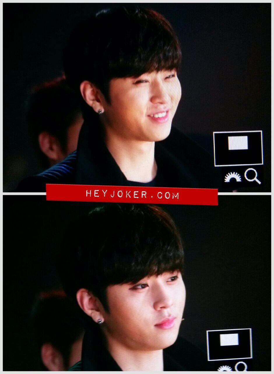 BZCe4cTCQAAyl6J.jpg:large