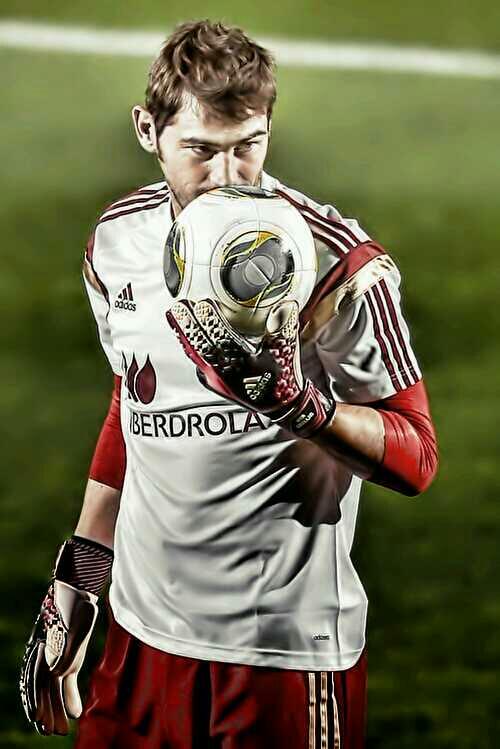 ReinoMadridista's tweet image. Tienes un segundo para dar RT si crees que es el mejor portero del mundo.