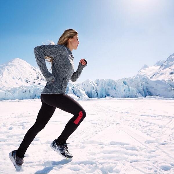 Roxy's tweet photo. We are daring in nature, inspired in nature #ROXYOutdoorFitness http://t.co/DU2rGOG4kg