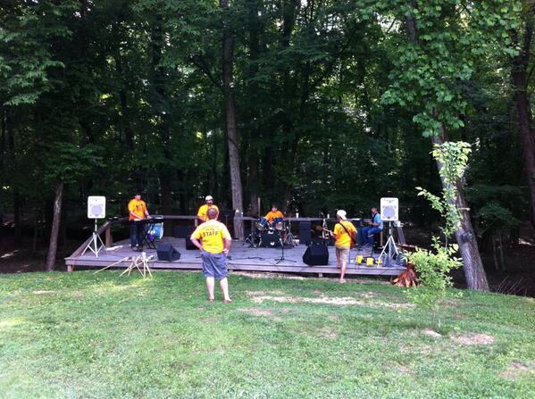Rising_Praise's tweet photo. #throwbackthursday Summer #RisingWithPraise  Soaking up the Son! http://t.co/QEKCJHCbKy