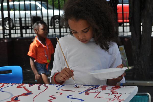 WallsofColour's tweet image. @WallsofColour Kensal Green Street Party painting a panel for the @Brent_Council gallery show 27th Nov to 2nd Feb