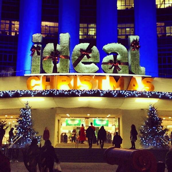 JennaMorgy's tweet photo. It's beginning to look a lot like Christmas #feelingchristmassy #6weekcountdown #idealhomeshow http://t.co/ZVV4TrQ8Sz