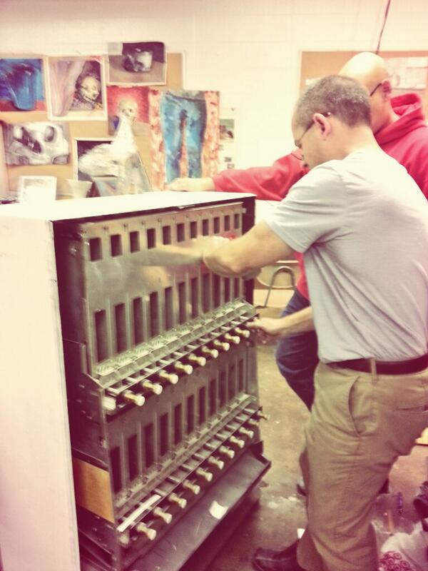 ballardNAHS's tweet photo. Help us turn this old cigar machine into a wonderful mini-art vending machine :) http://t.co/IZxShQcu09