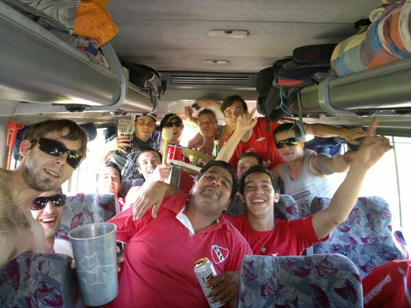 nicocai91's tweet photo. Que lindo son estos viajes. Volvió la murga... Peña @GabrielMilitoSN siempre presente http://t.co/so6wL9aSu8