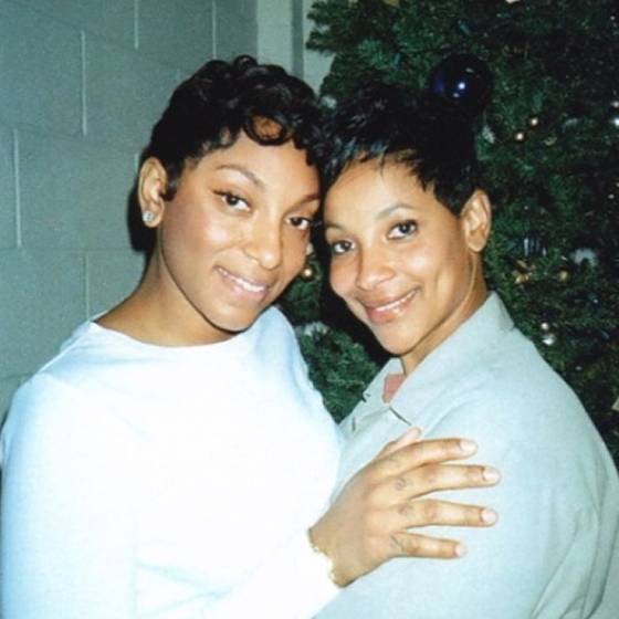 NickKristof's tweet photo. Meet Sharanda Jones (&amp; daughter), nonviolent offender serving life term, star of my column http://t.co/AWr9r3bJqu http://t.co/jerhz5d4au