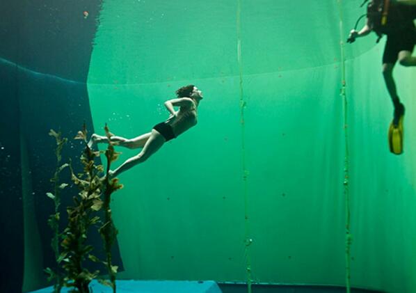 BehindCam's tweet image. Underwater filming of "Gravity" with Sandra Bullock.