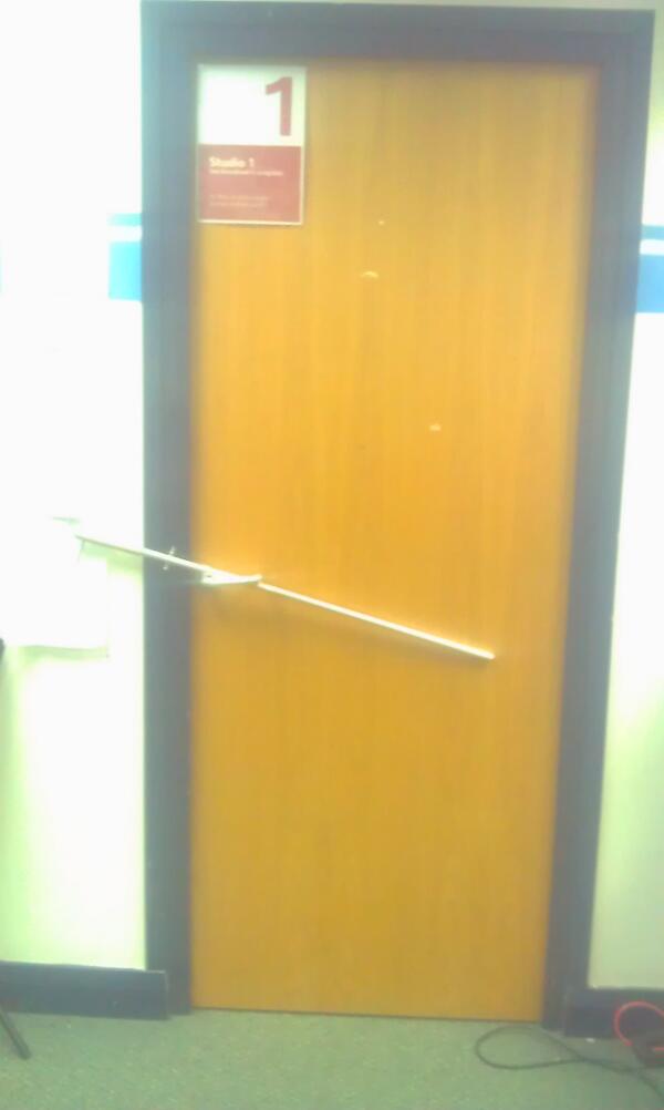 readmagazines's tweet photo. @ForgeRadio @JamesyKenny @alexgnye  locked in studio 1 http://t.co/4cqOrdkgiJ