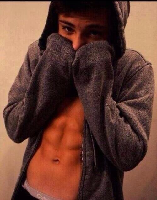 ManCaandy's tweet image. Oversized sweaters and abs &amp;gt;&amp;gt;&amp;gt;