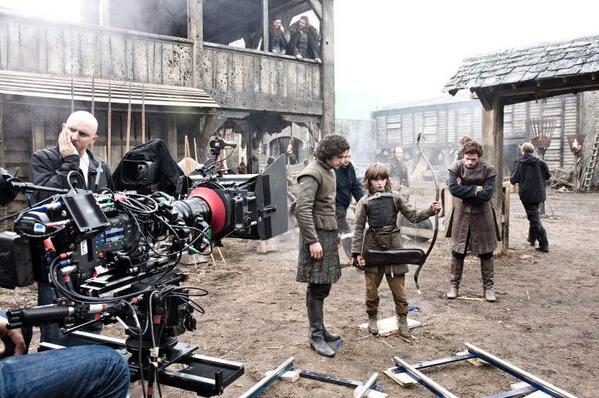 BehindCam's tweet image. Jon Snow and Bran Stark in season 1 of "Game of Thrones".