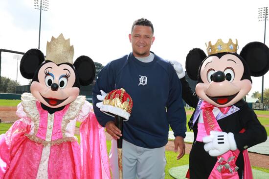 ESPNWWOS's tweet photo. Congratulations to @tigers 3B @MiguelCabrera on winning his second consecutive AL MVP Award. http://t.co/69D3CsObEc