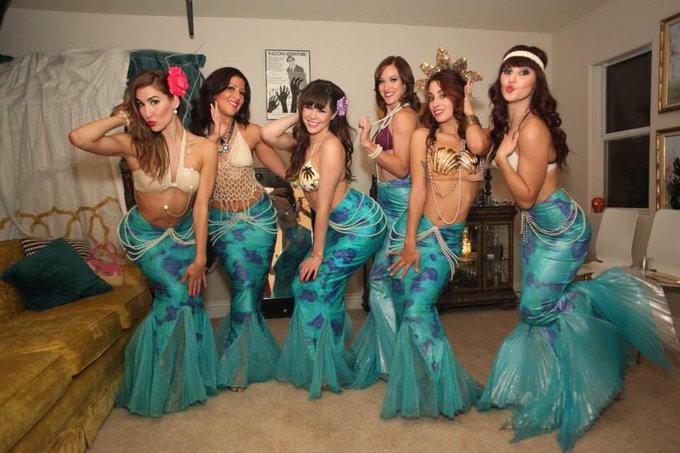 Watch Claire Sinclair's leaked NSFW photo on TwXstars