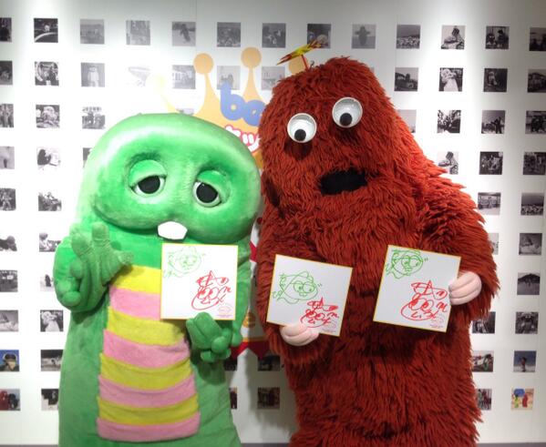 TOWER_Shibuya's tweet photo. リニューアルオープン一周年記念プレゼント企画第二弾！渋谷店ツイッターをフォロー＆リツイートで抽選２名の方にガチャピン＆ムックの直筆サインをプレゼント！〆切は２４時間後の明日１２時まで！当選はDMでお知らせします　#LL1 (隊長) http://t.co/uvDQHd5dOy