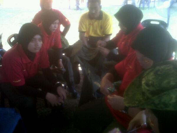 "<a href="/Nazrin_17/">Nama Saya Rain</a>: Perbincangan Antara Team Selangor Untuk Acara Akhir  Esok <a href="/mehatahmad/">mehat ahmad</a> @KP_RELA <a href="/relamalaysia/">relamalaysia</a> "