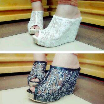 dixieNtrixie's tweet photo. White &amp; Black - IDR 150.000 http://t.co/mklrhjwSHi