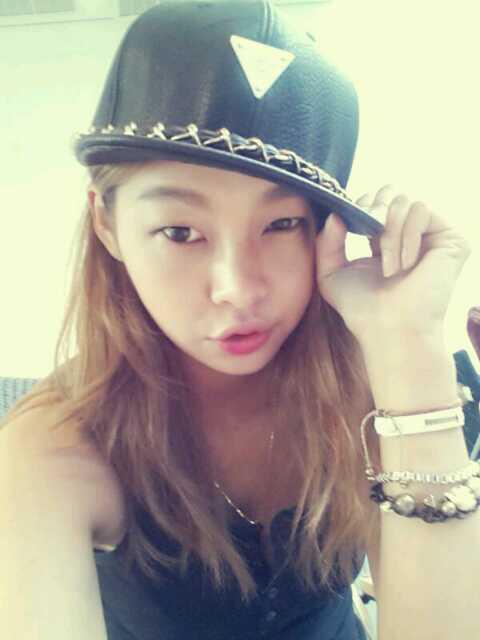 Song haena_bot tweet media
