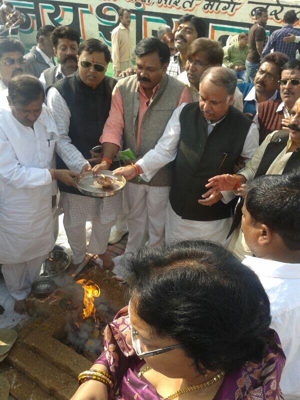 Interceptors's tweet photo. Bhoomi Pujan रैली स्थान : कोठी मीना बाज़ार , आगरा #MODIfyUP #AgraRally #NaMoInAgra @lkbajpaibjp @BJPGopalTandon http://t.co/Gz2ADnE0g3