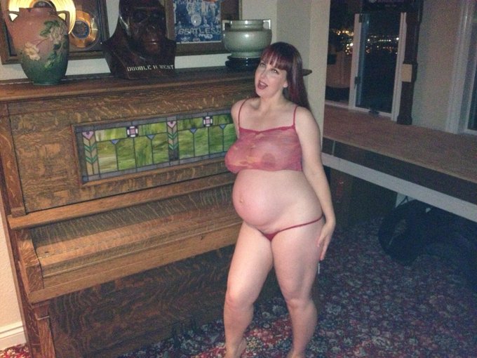 8 months pregnant http://t.co/ROW3rFIzk9<a href="/tag/rescue"class="tags"><span>#rescue</span></a>