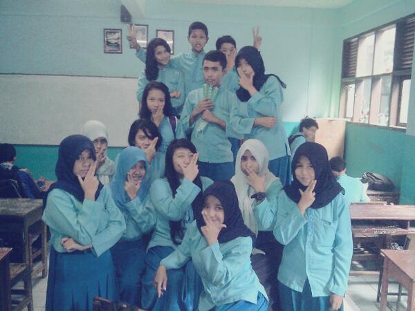 IX_i4214's tweet photo. love.rt @NabilahHasna : @IX_i4214 #swag! http://t.co/XFjfs5IVW7