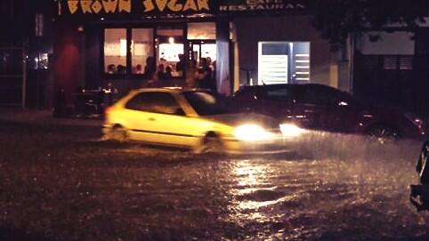 teljya's tweet photo. Holy! Major flash flood in Sydney tonight   Thank you @goCatchApp for saving me! http://t.co/4P5bLy8Yex