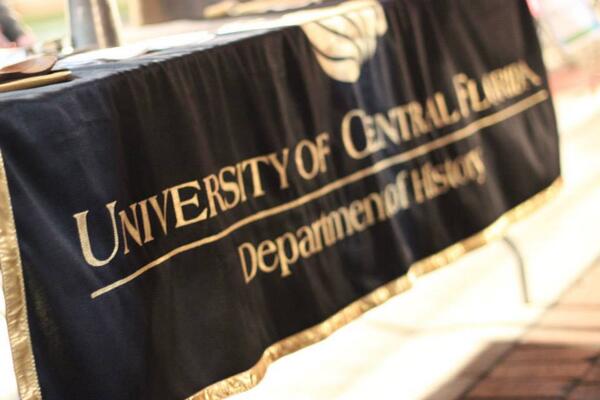 _AliveAfterFive's tweet image. #AliveAfterFive @ILoveSanford @UCFPHC 
Check out who I found at Alive After 5 last night!