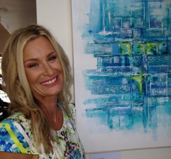 tweeterbug007's tweet image. Shelee Carruthers- local CQ artist with one of her stunning abstract paintings.