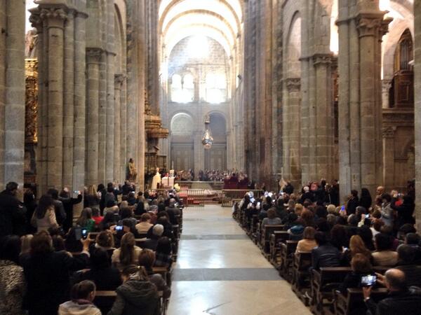 XEnfermaria's tweet photo. @XEnfermaria ofrenda al #apóstol http://t.co/38yOwVuO20