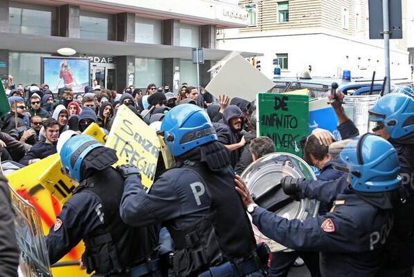 Napoli #15N (foto da twitter @laccio)