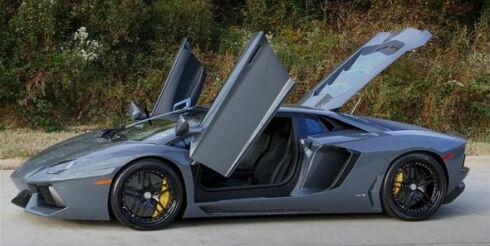 RevistaMotor's tweet photo. El 'toro' más bravo de Lamborghini: un Aventador que carga con 1.800 caballos bajo el capó
http://t.co/qIT859nqU9 http://t.co/Cp1lkTcecZ