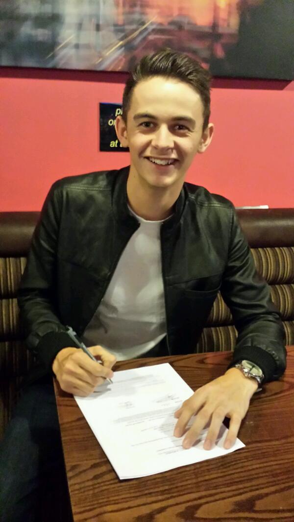 hja30's tweet photo. @JackThorpee 12 month contract for St. Martins http://t.co/5TxqhBnbPC