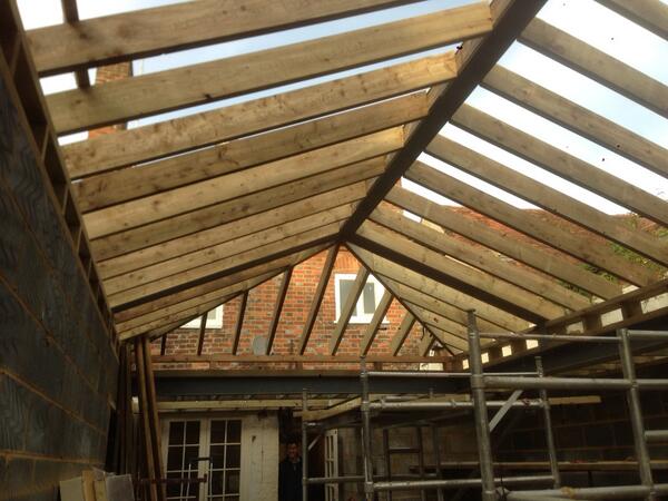 DistinctBuild tweet picture