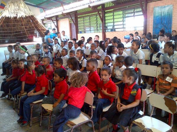 Actividades del Abrazo en Familia con los estudiantes