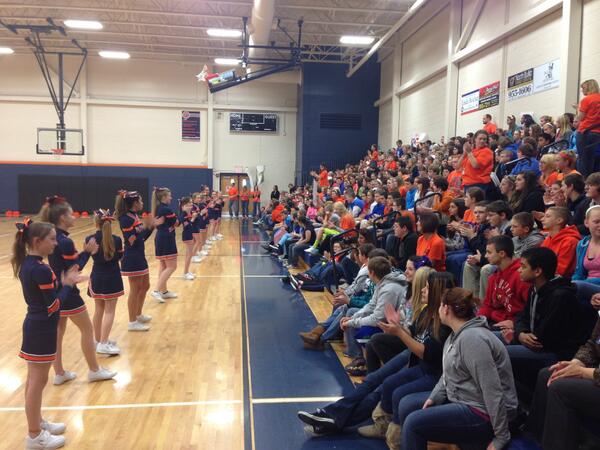 hebronmiddle's tweet photo. Our students represented our school very well today during the WLKY Cribs visit.  Way to go Panthers!!  Vote for us. http://t.co/aOTf8GiWYb