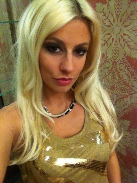 Super shooting aujourd'hui pour Canal + ! http://t.co/qEjUNxPm5E<a href="/tag/yeswevolt"class="tags"><span>#yeswevolt</span></a>