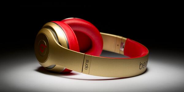 ColorWare's tweet photo. The #newbeatsstudio in our Gold Rush custom paint. Do you love it or hate it? #colorware http://t.co/0aG52kLZOX