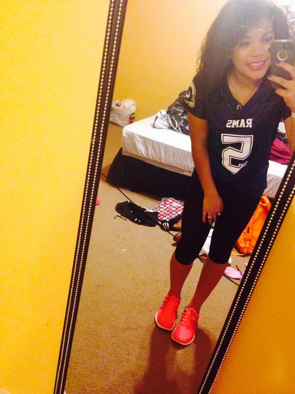 Deja_Wolfe's tweet image. Play off game #supportin' 😊💙💚🏈