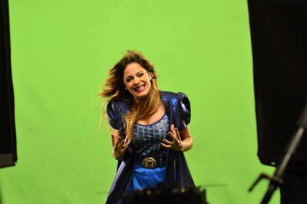 FrozenStoessel's tweet photo. IMAGEN | @TiniStoessel grabando el videoclip de #LibreSoy para #Frozen. ¡La canción ya es un éxito! http://t.co/gsRJmCVqpt