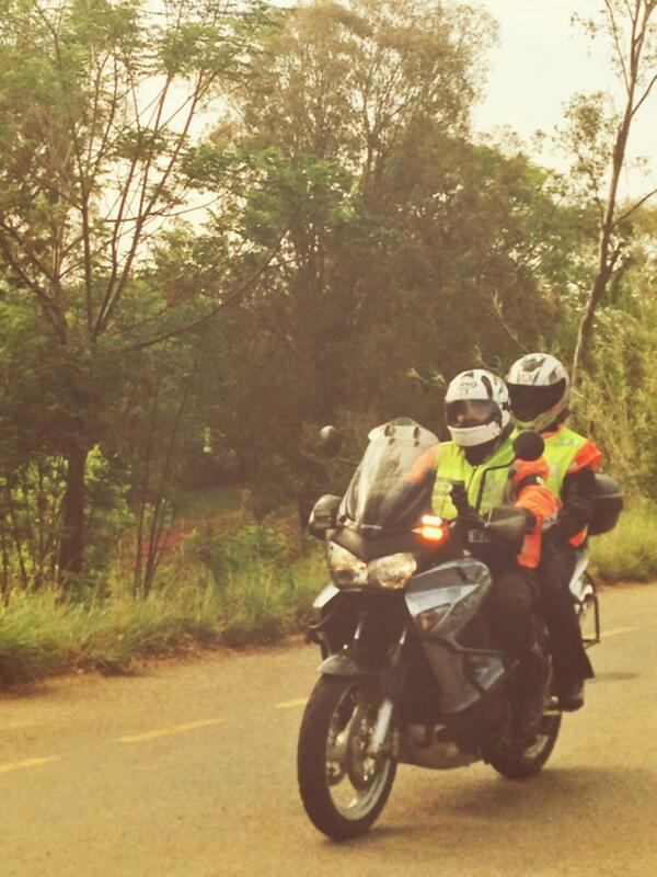 Anriettes's tweet image. "@lexgrigoratos: The amazing people @TBMarshals @ThinkBikeSA #CCTwitterRide thank you for all you do for cyclists! http://t.co/WkEDkLuWpl"