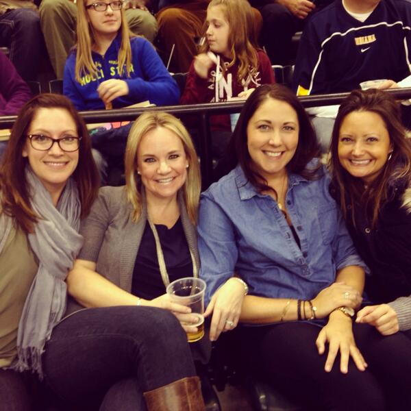 lizziefevans's tweet photo. #PacersGameNight woooo! http://t.co/Q87InFiFGO