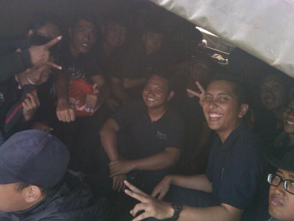 netmedia_info's tweet photo. Hi kompi merah pleton 1 :) RT @MeraHidung: @netmedia_info kompi merah pleton 1. #MDP2NET http://t.co/5aACuq1zky