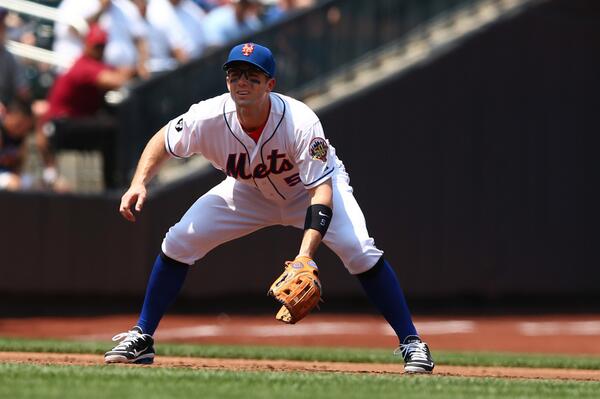 Cut4's tweet image. Followers to RETWEET are eligible to win a baseball signed by @Mets 3B David Wright.