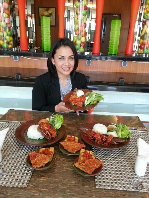 Ibissolo (@ibissolo2) on Twitter photo La Table restaurant <a href="/Ibissolo2/">Ibissolo</a> presents Penyetan festive with many choices. an unique cuisine with traditional taste La Table restaurant <a href="/Ibissolo2/">Ibissolo</a> presents Penyetan festive with many choices. an unique cuisine with traditional taste