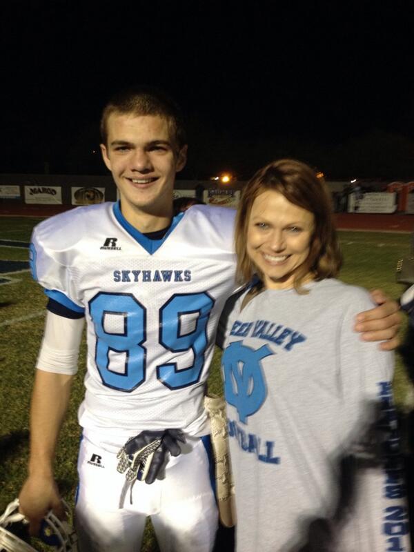 Twrightfootball's tweet image. WOW!!! Celebrating a big #DeerValleySkyHawks playoff #victory 20-14 #varsityzone @tylerbaldwin