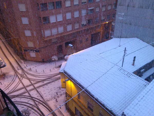 Fvadrian's tweet photo. A pues no hace mucho frío por Alcoy ... http://t.co/V7DrfiU1Ms