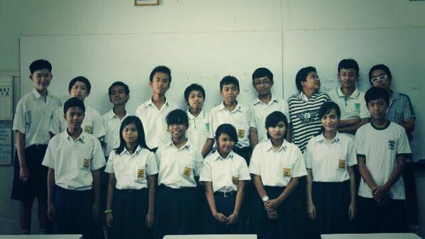 8Aweeesome's tweet photo. Ezra gatau lagi ngapain, mungkin lagi memandang yuda yg terlalu ganteng(?) *ohmay http://t.co/3hTUj8dkxp