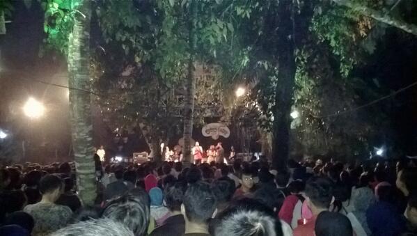 Ga kebayang gmn jazz di kampung? cek pic berikut =)) #Ngayogjazz