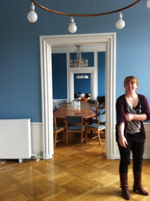 readerjanedavis's tweet photo. Lovely Danish rooms in this adult ed huus #laeseforeningen all very #Borgen http://t.co/0LgSLH93uh