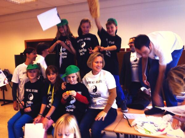 sophiethiebaut's tweet image. “@IlseBracke: Hoe cool is dat? Start @firstlegoleague  #Vives #Kortrijk #coderdojoBE #teamspirit”