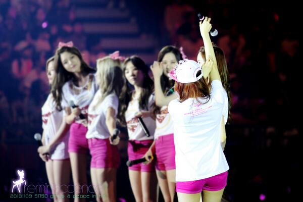 TeamSoneINA's tweet photo. "ayo anak2 ke arah sini~"
kkkk http://t.co/wpmOzCEHHQ
